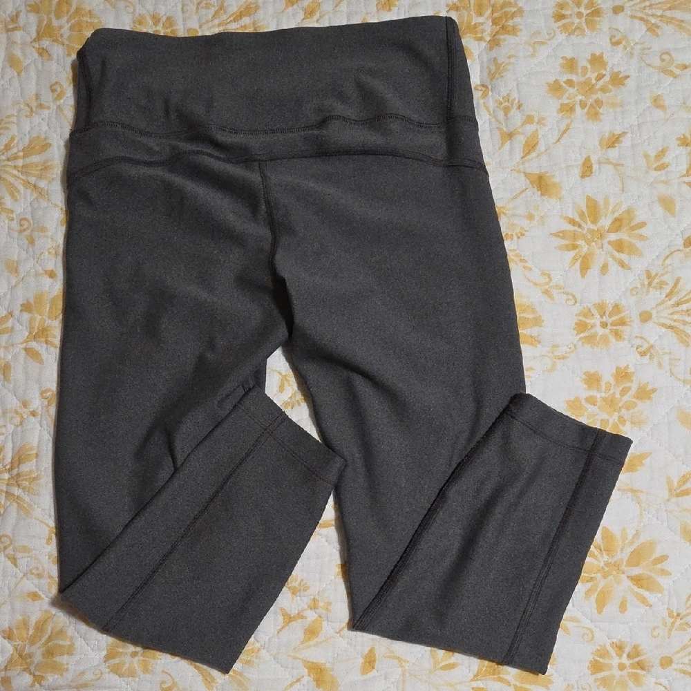 Under Armour Gray Yoga Pants  With Sleek Design Med - Picture 4 of 5